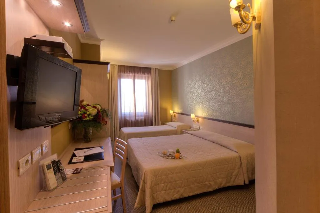 QUADRUPLE STANDARD Room, Galileo, Rome