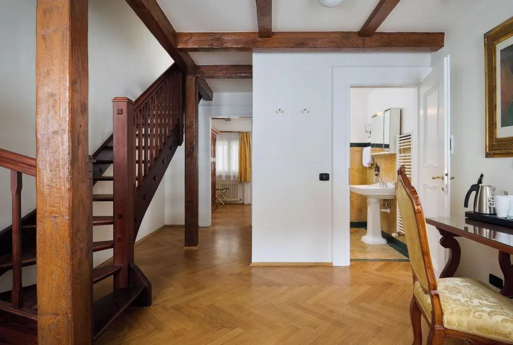 SUITE DELUXE Room, Charles Bridge Palace, Prague