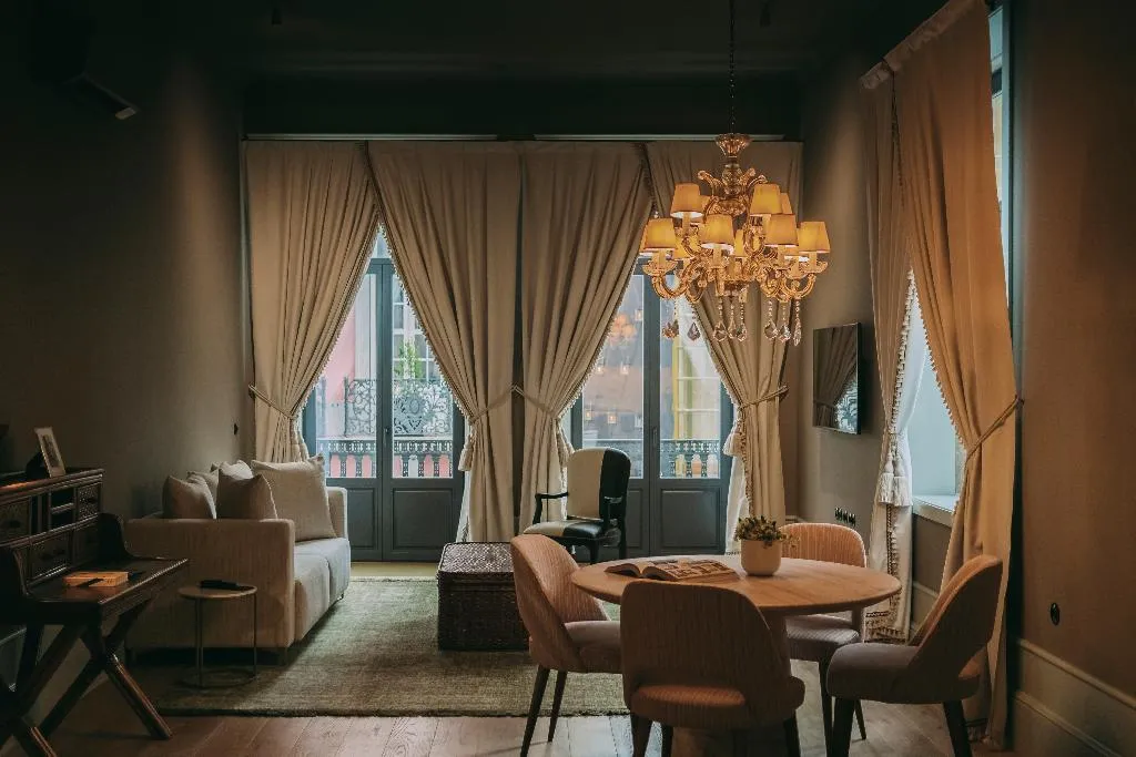 APARTMENT TWO BEDROOMS Room, Torel Palace Porto, Porto