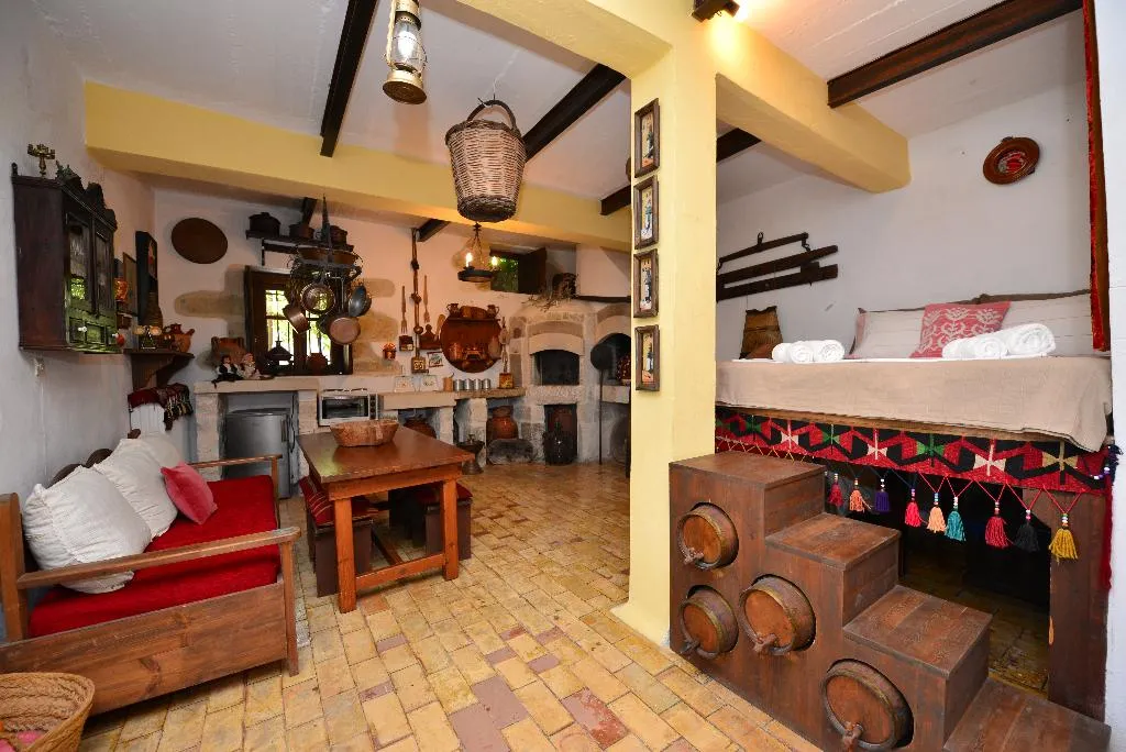 APARTMENT SUPERIOR CAPACITY 4 Room, Viglatoras Traditionals Apartments, Crete