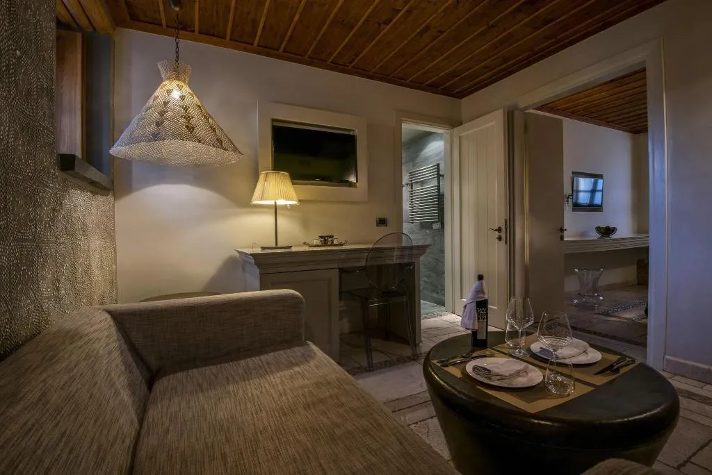 DOUBLE QUEEN SIZE BED Room, Kinsterna Hotel, Kalamata