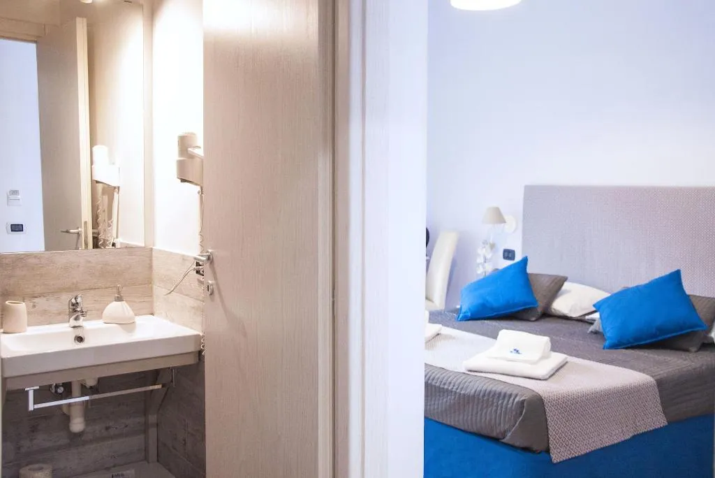 Room, B B Just Rome, Naples
