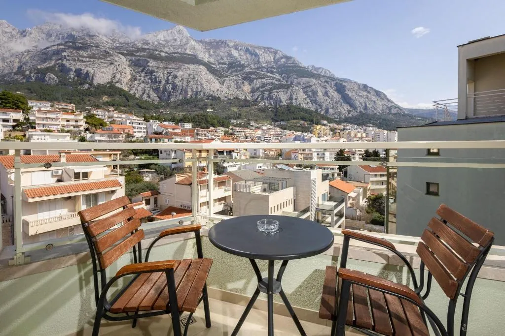 DOUBLE MOUNTAIN VIEW Room, Park, Split