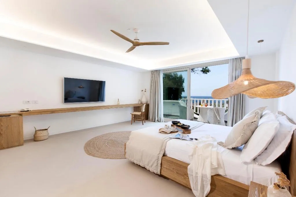 JUNIOR SUITE SEA VIEW WITH BALCONY Room, Maya Beach Resort, Naples