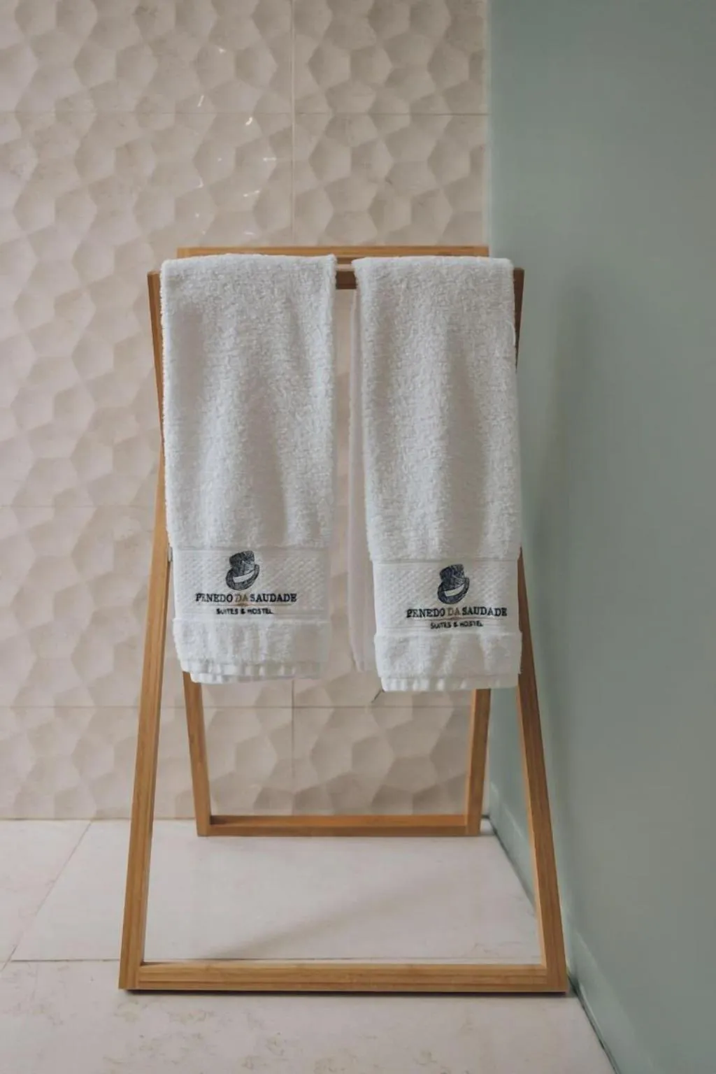 Room, Penedo Da Saudade Suites & Hostel, Porto