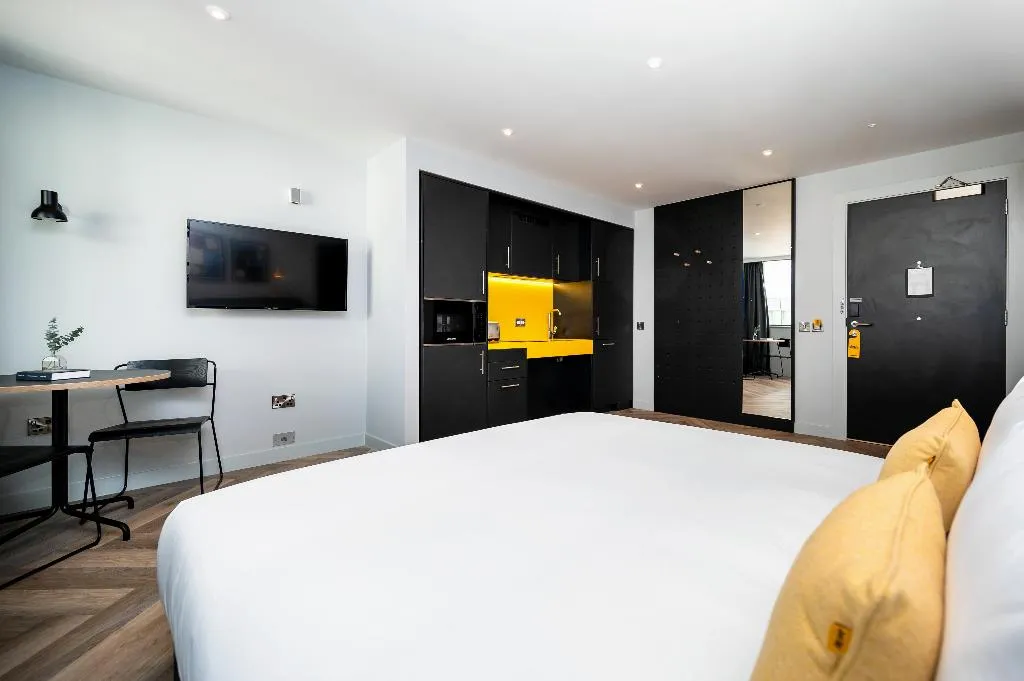 STUDIO CAPACITY 1 Room, Staycity Aparthotels City Quay, Dublin