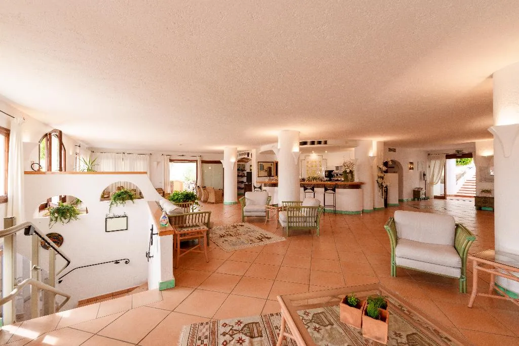 Lobby, Punta Est, Olbia