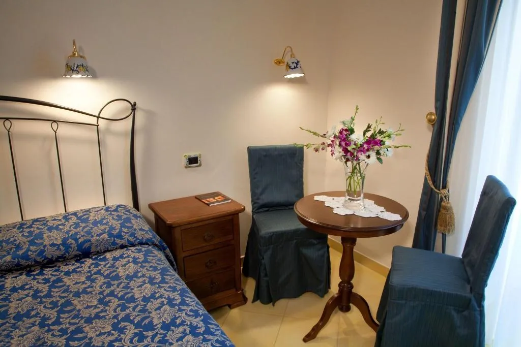 DOUBLE COMFORT Room, L'Antico Convitto, Naples