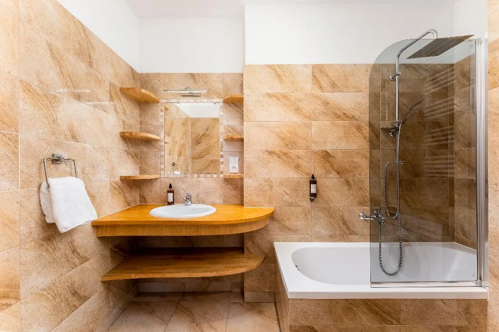 APARTMENT DELUXE TWO BEDROOM Room, 1898 Parkside Boutique Residence, Krakow