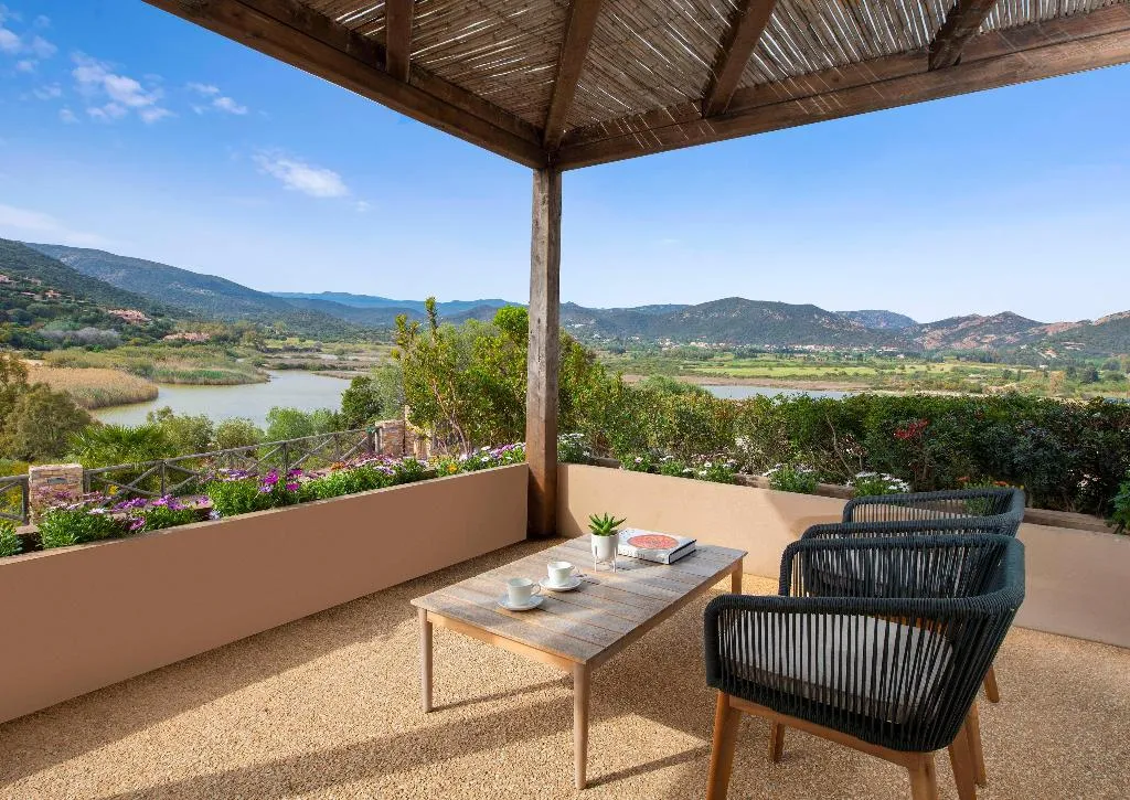 SUITE STANDARD Room, Baia di Chia Resort Sardinia, Curio Collection, Cagliari