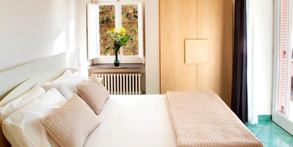 Room, Antonio Massa Lubrense, Naples