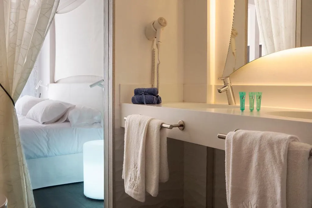 Double or Twin SUPERIOR Room, Blanco Hotel Formentera, Ibiza