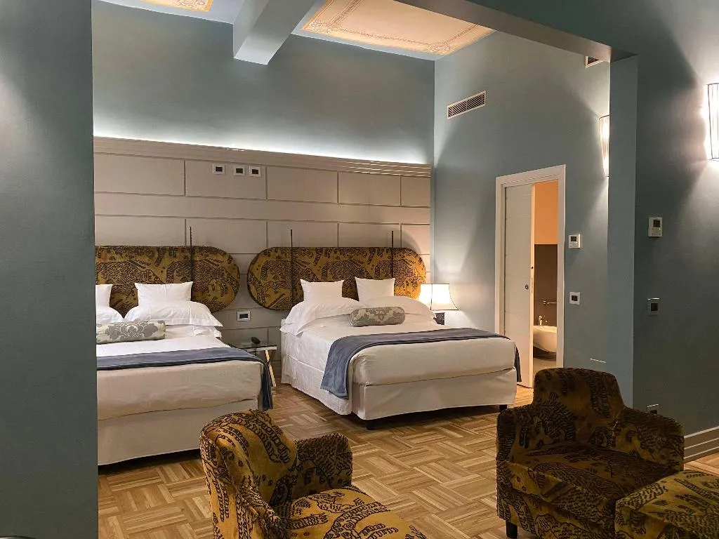 Room, Hotel Number Nine, Florence