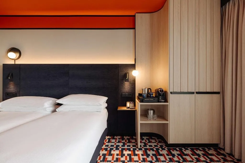 Room, DoubleTree by Hilton Amsterdam Centraal Station, Amsterdam