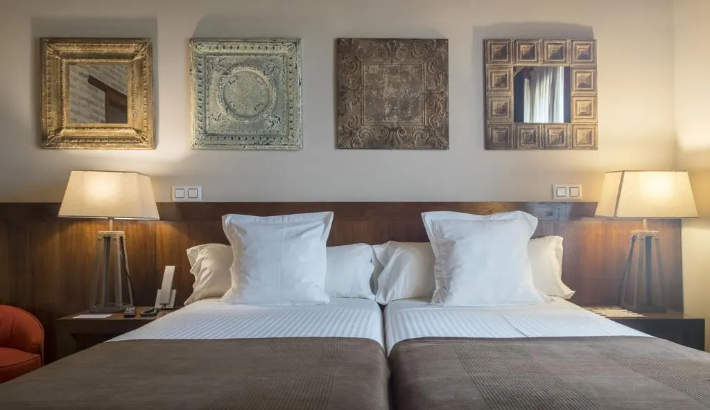 DOUBLE STANDARD Room, Abad Toledo, Madrid