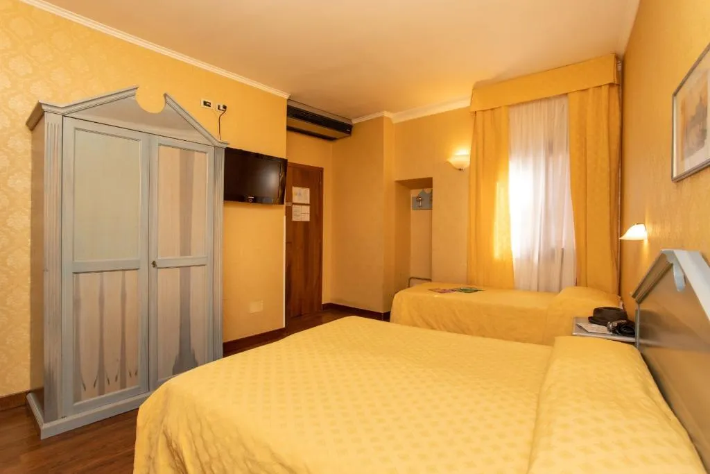 QUADRUPLE CANAL VIEW Room, Tintoretto Hotel, Venice