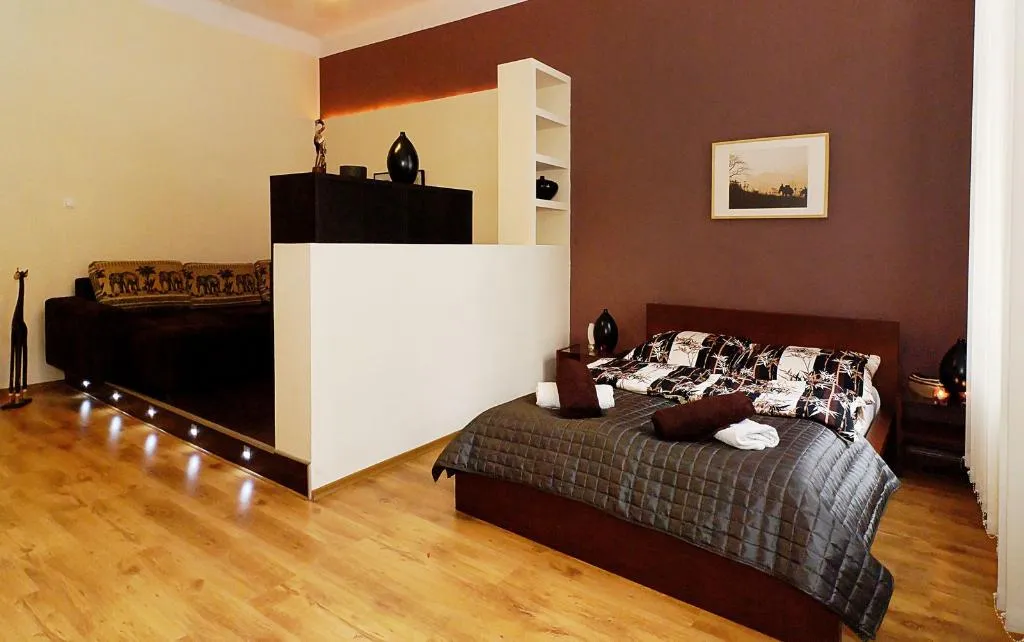 STUDIO CAPACITY 3 Room, P&J Tourist Apartments, Krakow