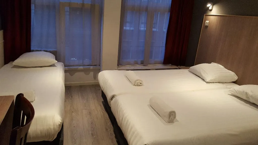 TRIPLE STANDARD Room, Hotel Old Quarter, Amsterdam