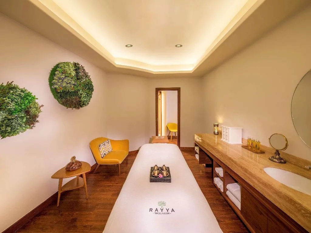 Sports and Entertainment, The Retreat Palm Dubai MGallery by Sofitel, Dubai