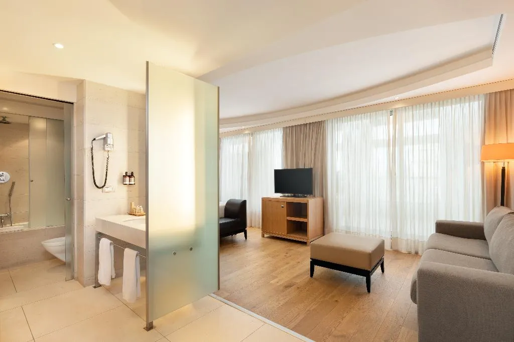 FAMILY ROOM WITH BALCONY Room, Precise House Mantegna Roma, Rome