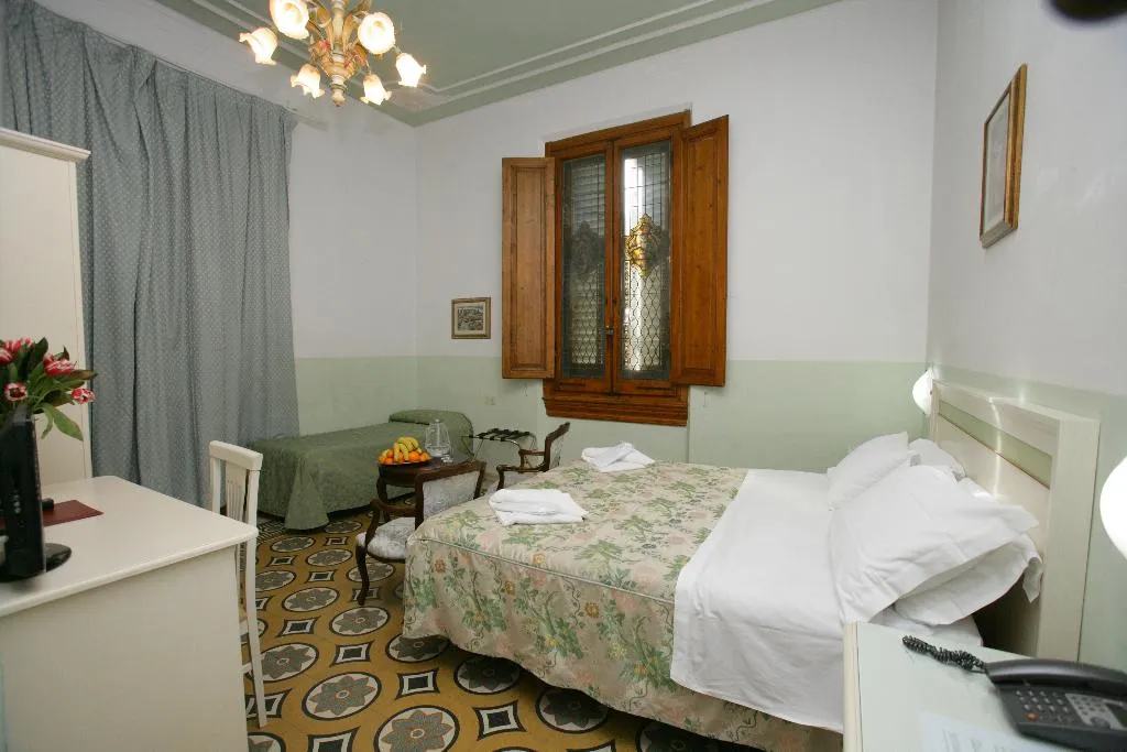 Double or Twin CLASSIC Room, Desiree, Florence