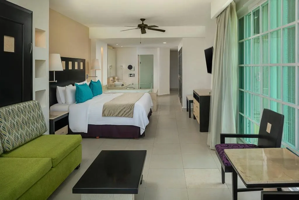 STUDIO WITH JACUZZI Room, Hotel Marina El Cid Spa&Beach Resort All Inclusive, Cancun Area