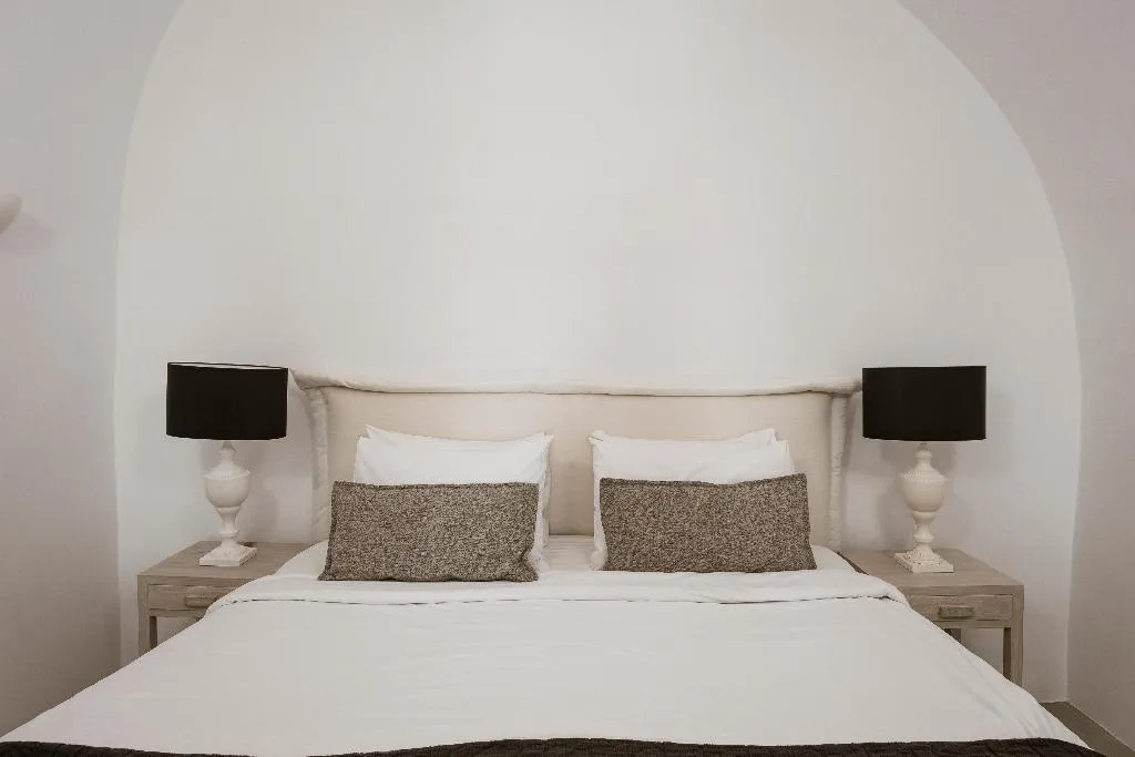 SUITE ONE BEDROOM ONE BATHROOM Room, Aqua Luxury Suites, Santorini