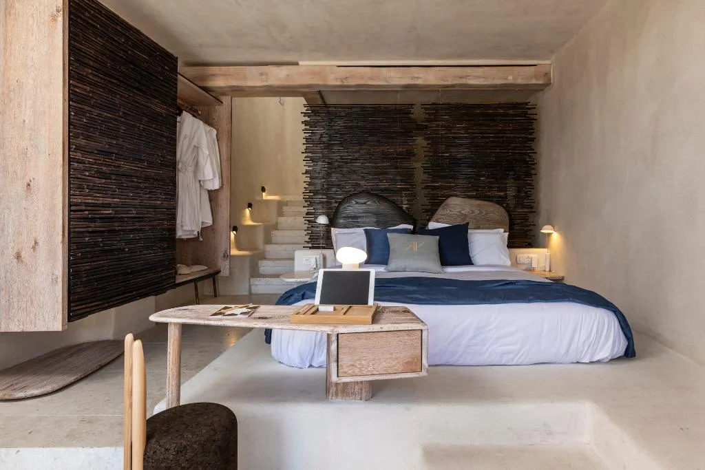 SUITE WITH JACUZZI Room, Kensho Psarou, Mykonos