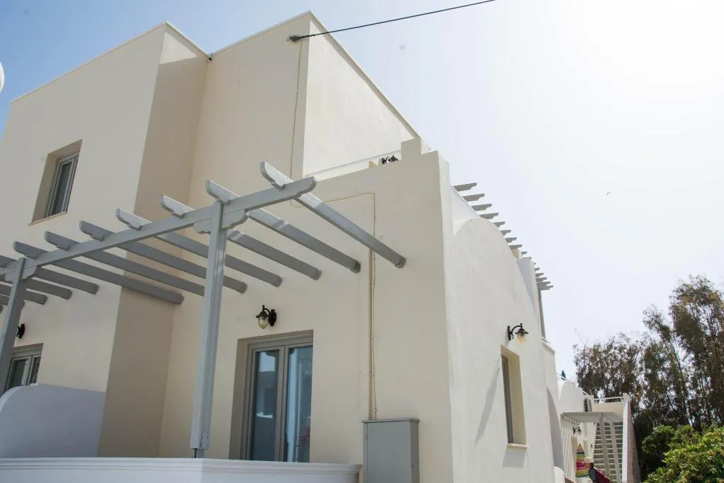 General view, Sail Inn, Santorini