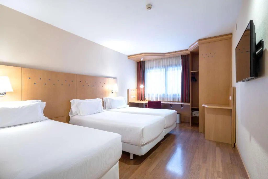 Room, Catalonia La Maquinista, Barcelona