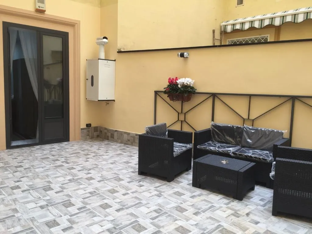 Terrace, MB95 - Mezzocannone Luxurious Bed&Breakfast, Naples