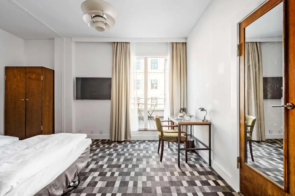 DOUBLE SUPERIOR Room, Hotel Astoria BW Signature Collection, Copenhagen