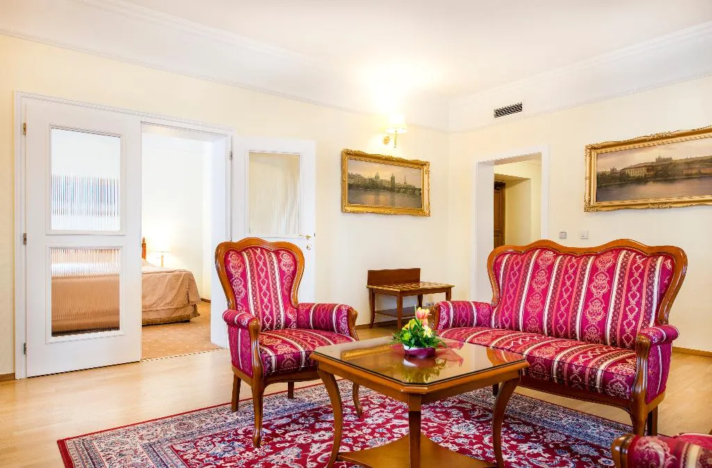 FAMILY ROOM CAPACITY 4 Room, Boutique Hotel Seven Days Prague, Prague