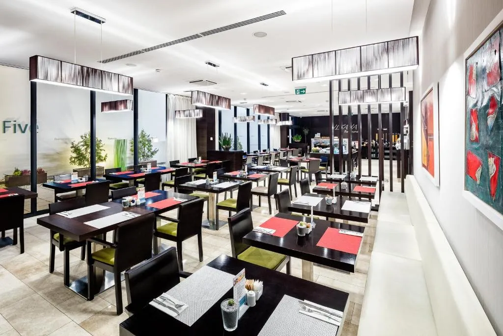 Restaurant, Occidental Praha Five, Prague