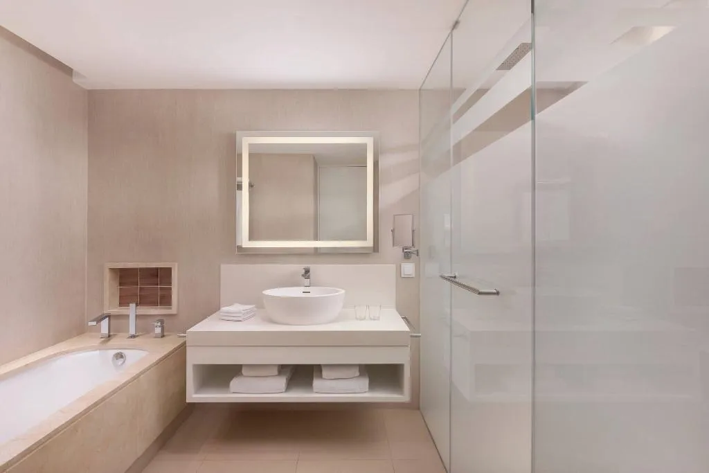 Room, Pine Cliffs Ocean Suites, Algarve