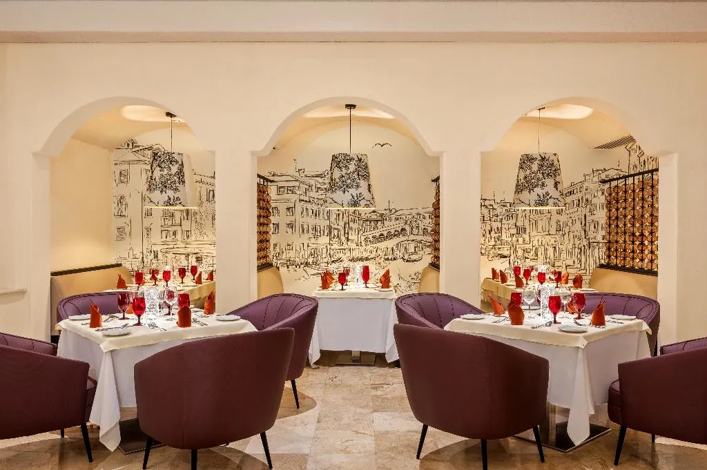 Restaurant, GR Caribe Deluxe All Inclusive Resort, Cancun Area