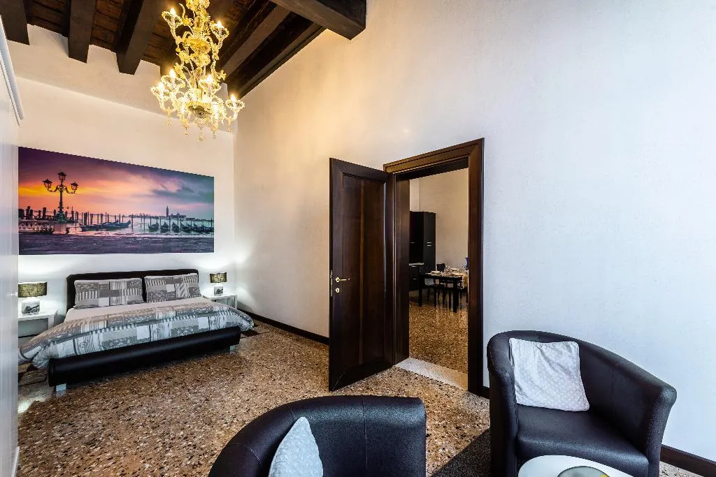 APARTMENT CITY VIEW Room, Ca' Sant'Angelo Apartments, Venice