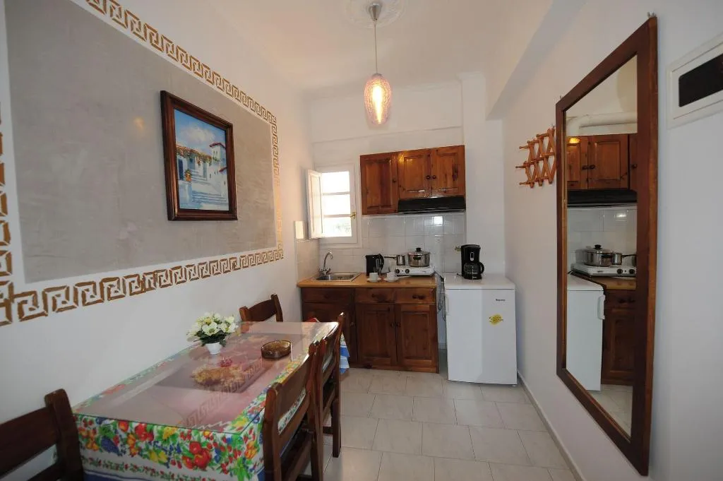 Room, Orfeas Apartments, Santorini