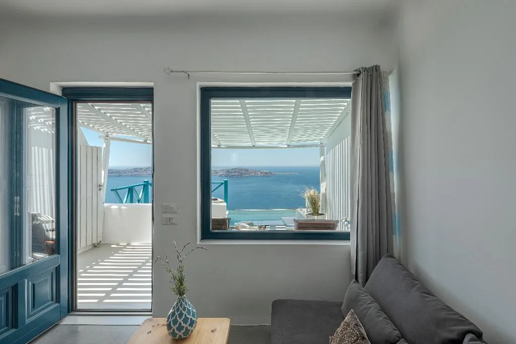 SUITE HONEYMOON Room, Afroessa Hotel, Santorini