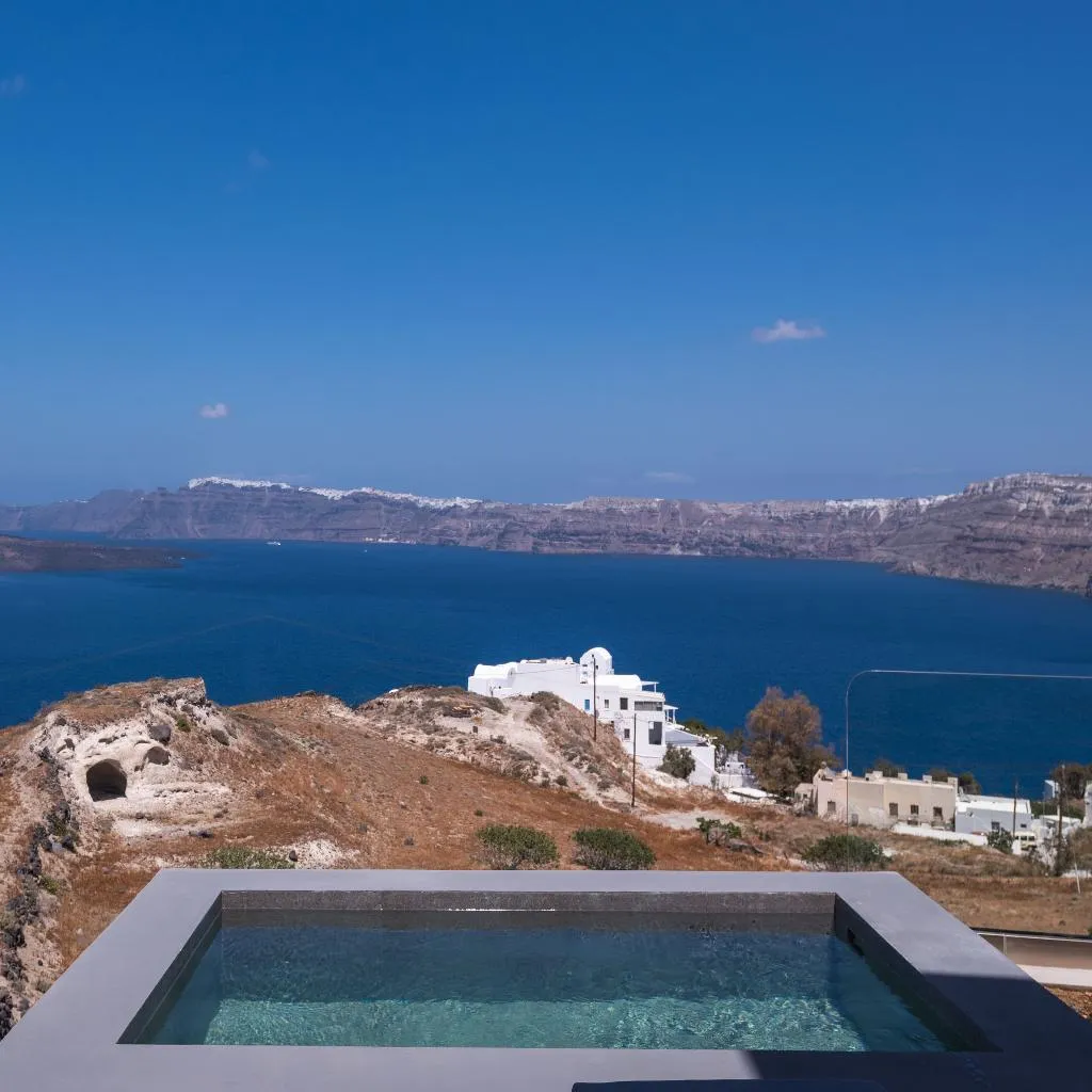 SUITE WITH JACUZZI Room, Kalestesia Suites, Santorini