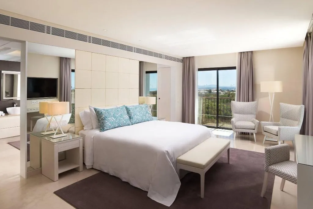 Room, Pine Cliffs Ocean Suites, Algarve