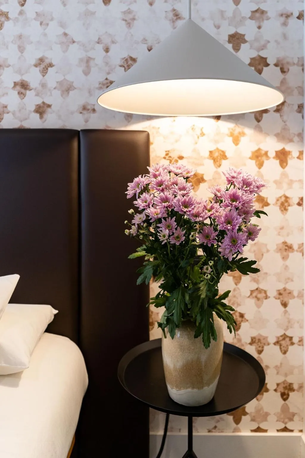 Room, Welldone Quality-Crystal Pool, Seville