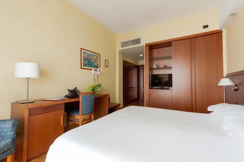 Double or Twin SUPERIOR SEA VIEW Room, Hotel Nettuno, Catania, Catania