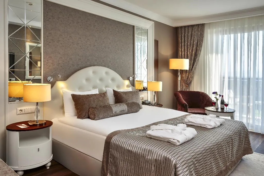 DOUBLE SINGLE USE SIDE SEA VIEW Room, Sunis Efes Royal Palace Resort & Spa Hotel, Izmir