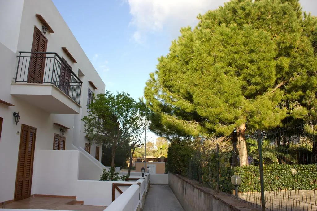 APARTMENT CAPACITY 4 Room, Residence Smeraldo, Palermo