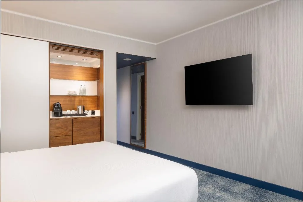 Room STANDARD Room, Hilton Barcelona, Barcelona