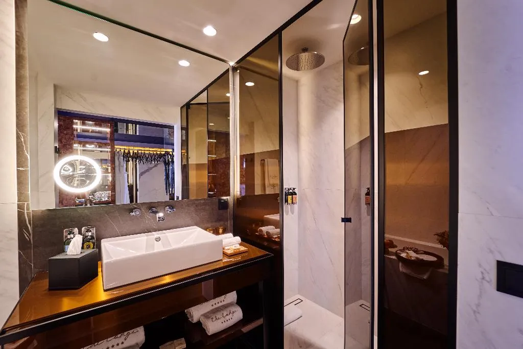 DOUBLE SUPERIOR WITH BALCONY Room, Forte de Gaia Autograph Collection, Porto