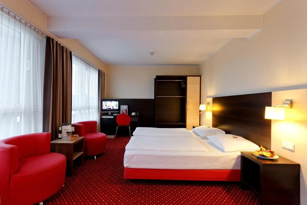 Room, Premier Inn Berlin City Süd, Berlin