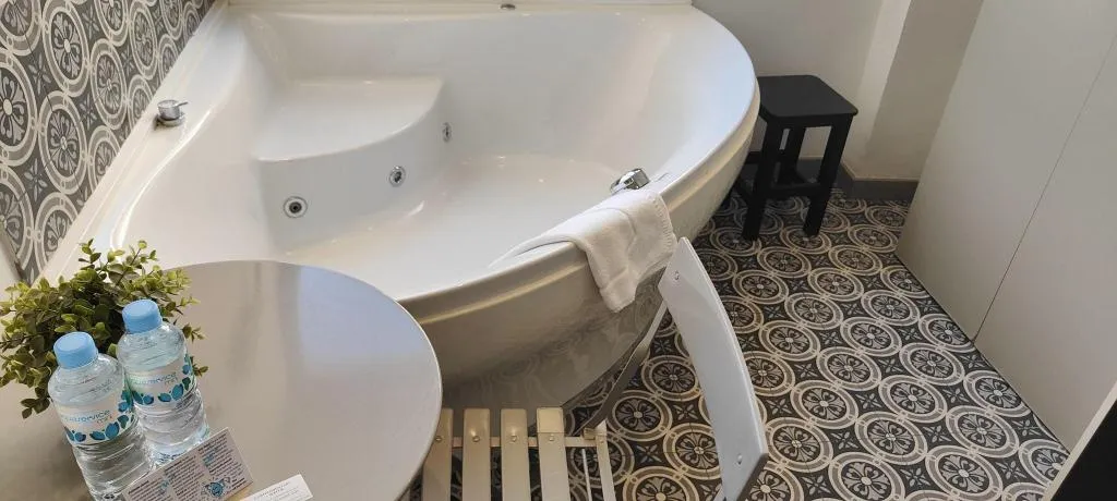 DOUBLE WITH JACUZZI Room, San Lorenzo Boutique Hotel, Valencia