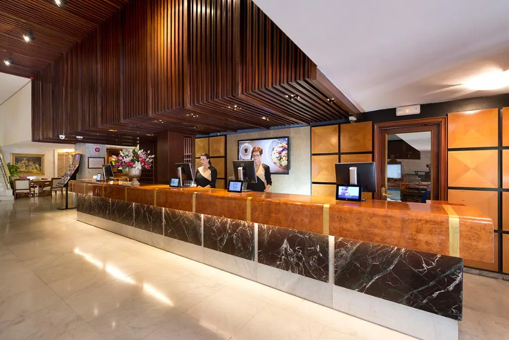 Lobby, Miguel Angel, Madrid